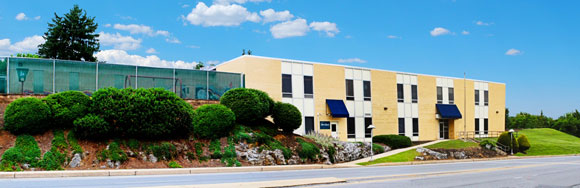 An exterior shot of the New Story School in Reading at Wymossing Avenue